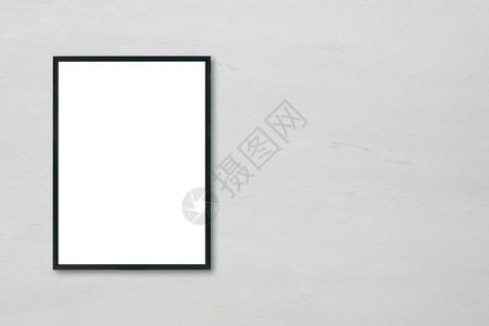 白色大理石墙挂在白色大理石墙上的空白海报图片框模拟空白海报图片框挂在室内白色大理石墙背景的白色大理石墙上图片