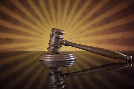 木制大律师司法概念律制度手司大棒概念图片