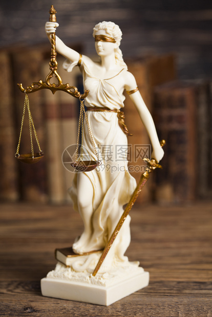 女法官的雕像律概念图片