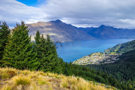 新西兰州瓦卡蒂普湖和皇后镇图片