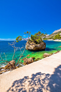 在布雷拉brela马卡斯makrs和克罗提亚dalmti克罗提亚croati的拉塔海滩上图片
