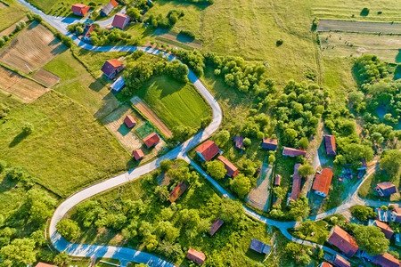农村croati空中观察村Prigoje地区aptovec图片