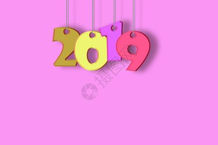 2019年粉红背景的恭喜新年祝贺设计字符串上的多色数字图片