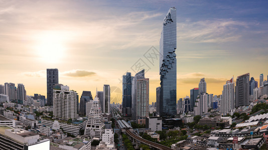 mahnko建筑的城市景象bangko的集市沙松中央商业区的摩天大楼是泰国最高的建筑图片