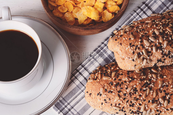 烤面包咖啡和奶酪油早餐概念图片
