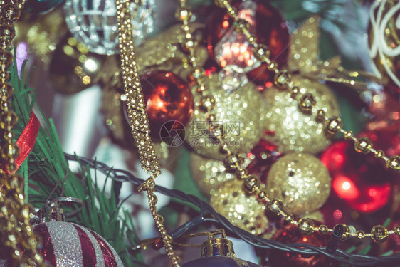 圣诞节树上装饰的假日背景古老的摄影效果图片