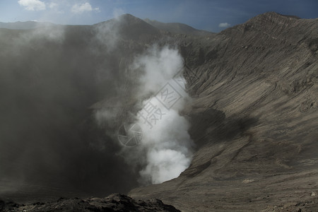 火山喷泉雅温印地安图片