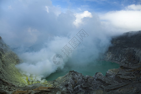 火山喷泉雅温印地安图片