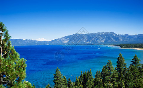 绿宝石湾Tahoe湖西耶拉内瓦达山脉中卡利弗罗尼亚淡水湖图片