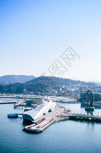2013年月26日Yeosu南韩Yeosu浮游渡轮和现代展厅图片