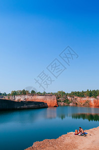 201年月8日吉昂马伊泰兰吉昂大峡谷旅游著名的悬崖跳跃点红和蓝水在泰国旅行图片