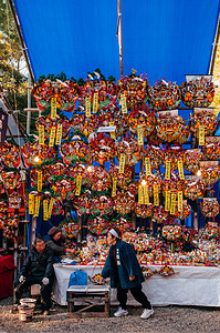 2012年12月10日日本埼玉小宫由纪夫日本熊黛幸运耙在东京市场在武藏一代宫崎骏神社举行的第一个节日图片