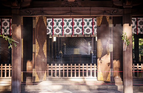 201年月日奥米亚赛塔马雅潘美丽的圣坛在高川津贾神殿用美丽的阳光透明幕图片