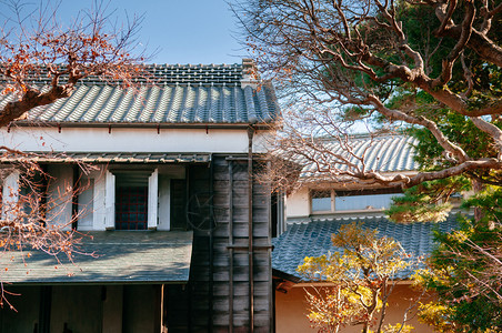 由锯木村若干层组成的粘土墙建造古老日本防火仓库kurazi图片