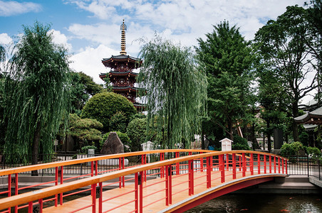 2014年6月27日川崎雅潘五座日本塔和红桥的美丽建筑和景观图片