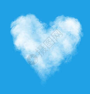 云彩以心的形式与蓝天对立至情人节和dayjke爱在空气中图片