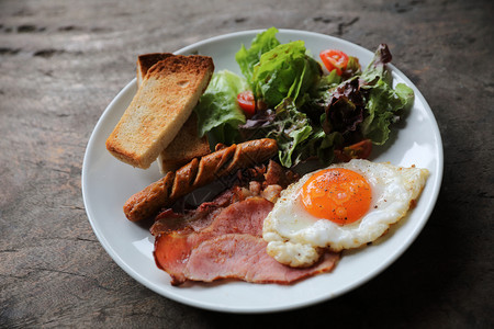 英式普遍的健康营养早餐图片