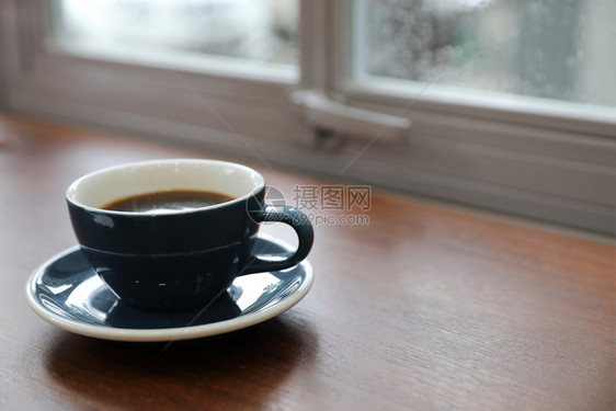 咖啡杯中的黑图片
