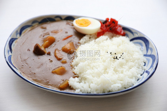 咖喱大米加鸡蛋日本菜图片