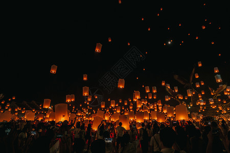 夜深的黑灯笼图片