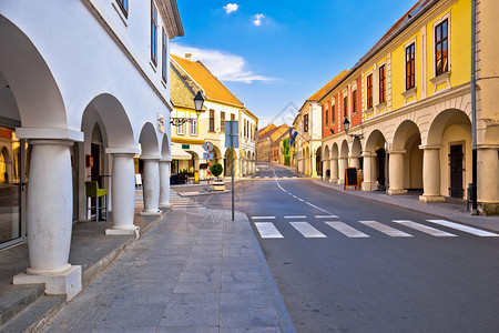 Vuvkoar镇广场和建筑街景croati的斯拉沃尼亚地区图片