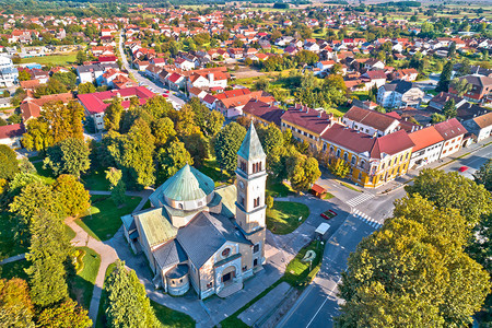 Durdevac镇教堂和屋顶的空中观察Chodravin地区croti图片