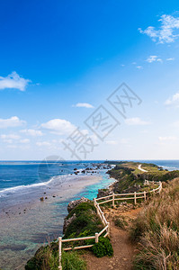 岩石悬崖和东面海边的斗篷山崎米雅科霍基那瓦雅潘图片