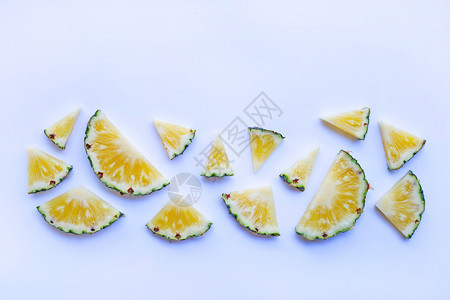 白色背景的菠萝图片