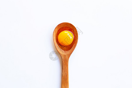 木勺上的蛋黄图片