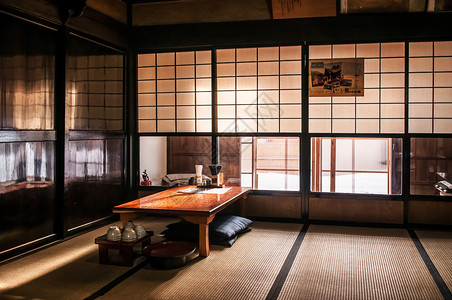 2014年和01福岛日式带有塔米和纸门的日本式房间带低钥匙灯的木桌暖气日本式房间图片