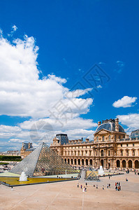 201年6月8日法国巴黎大金字塔和法国博物馆最著名的法国大博物馆的法国大楼图片