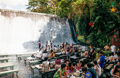 2012年11月24日菲律宾圣巴勃罗菲律宾基松蒂昂圣巴勃罗埃斯库德罗别墅瀑布餐厅图片