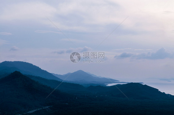 KA地峡的空气自然视图地峡是麦那半岛最狭窄的点图片