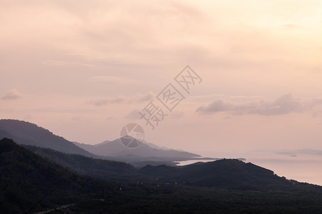 KA地峡的空气自然视图地峡是麦那半岛最狭窄的点图片