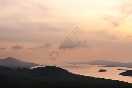 KA地峡的空气自然视图地峡是麦那半岛最狭窄的点图片