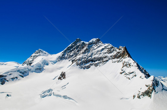 丘陵山峰欧洲顶在苏维埃山雪苏维埃兹兰图片