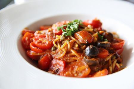 番茄和橄榄意大利菜，西式菜肴图片