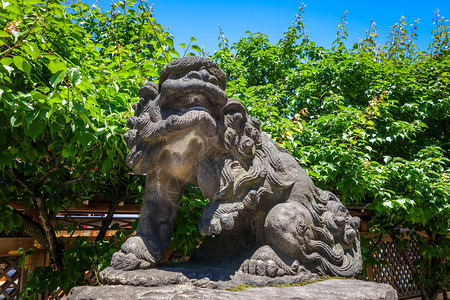 科马努狮子狗守护神雕像托基奥雅潘科马努狮子狗雕像图片