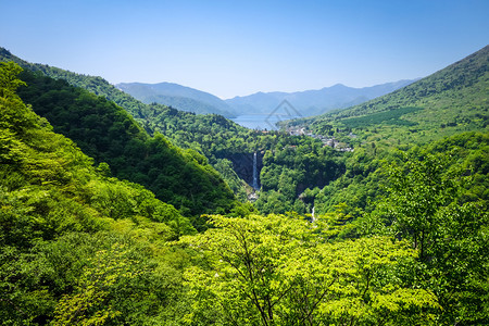 喀贡瀑布和楚津吉湖风景尼克科雅潘卡贡瀑布和楚曾吉湖图片