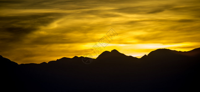 拉斯维加奈瓦达红岩峡谷的日落图片