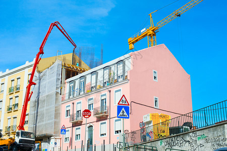 在建现代商业大楼建筑工地图片