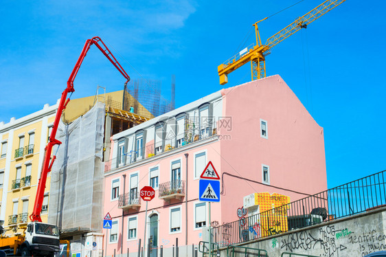 在建现代商业大楼建筑工地图片