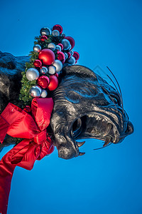 黑豹雕像装饰在北卡罗莱纳的Charlote的圣日花纹中图片