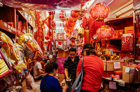 2018年3月4日018BangkoThailnd当地红灯笼店忙碌图片