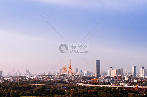 201年8月日BangkohailndBgko天线城市风景和国王bhumiol桥或工业环图片