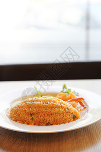 固定形状的米饭和虾仁图片