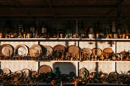 古董传统土制黄铜咖啡壶盘子纪念品店壶图片