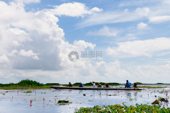 2013年月日塔隆泰国自然旅游船图片