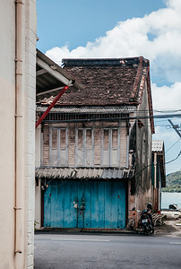 2013年8月日的songkhlatind古老的木制土风格建筑图片