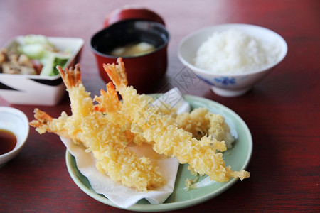 油焖对虾薯虾日本式背景
